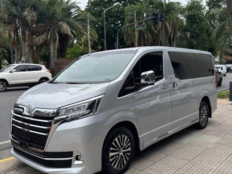 Toyota Hiace Wagon 2024 0km a Patentar Entrega Fisica